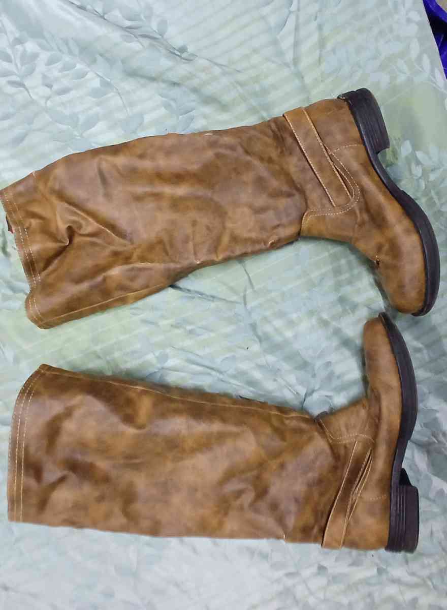 Zandora boots - Methuen, Massachusetts - FleaMarketBay
