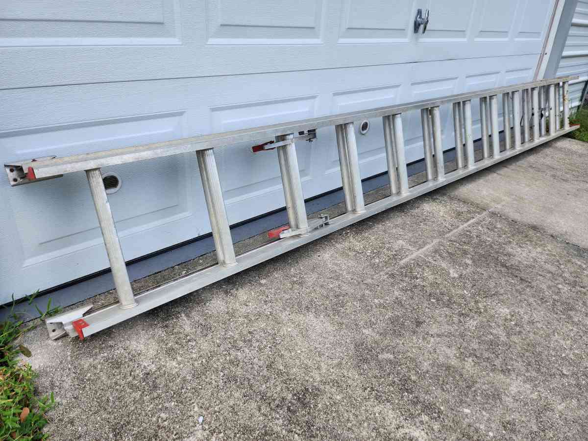 24Ft Aluminum Extension Ladder