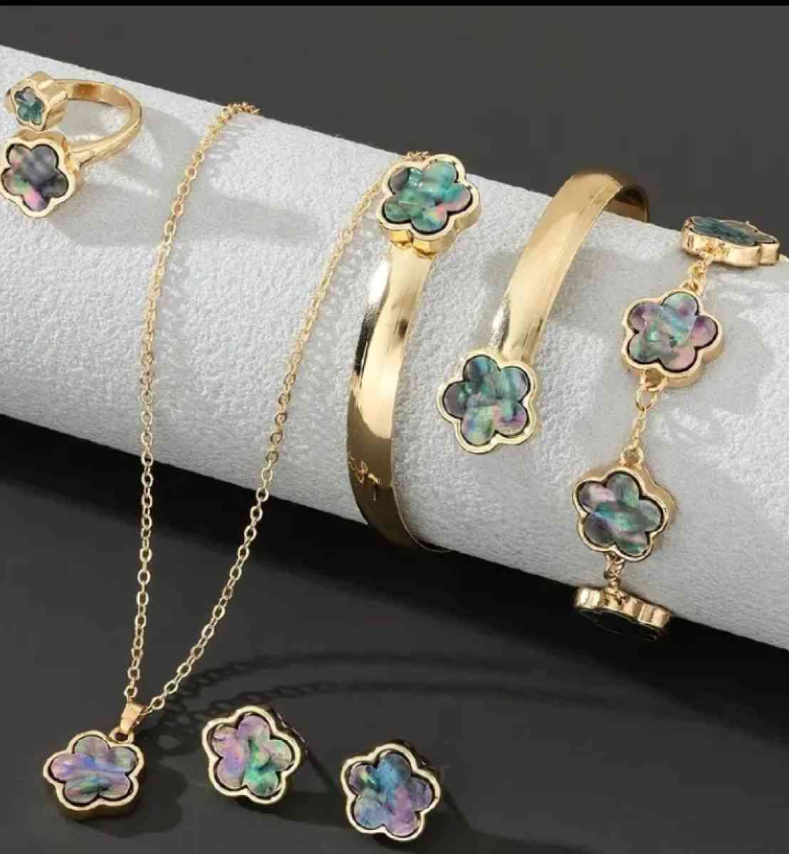 Elegant 4 Piece Pendant - Miami, Florida