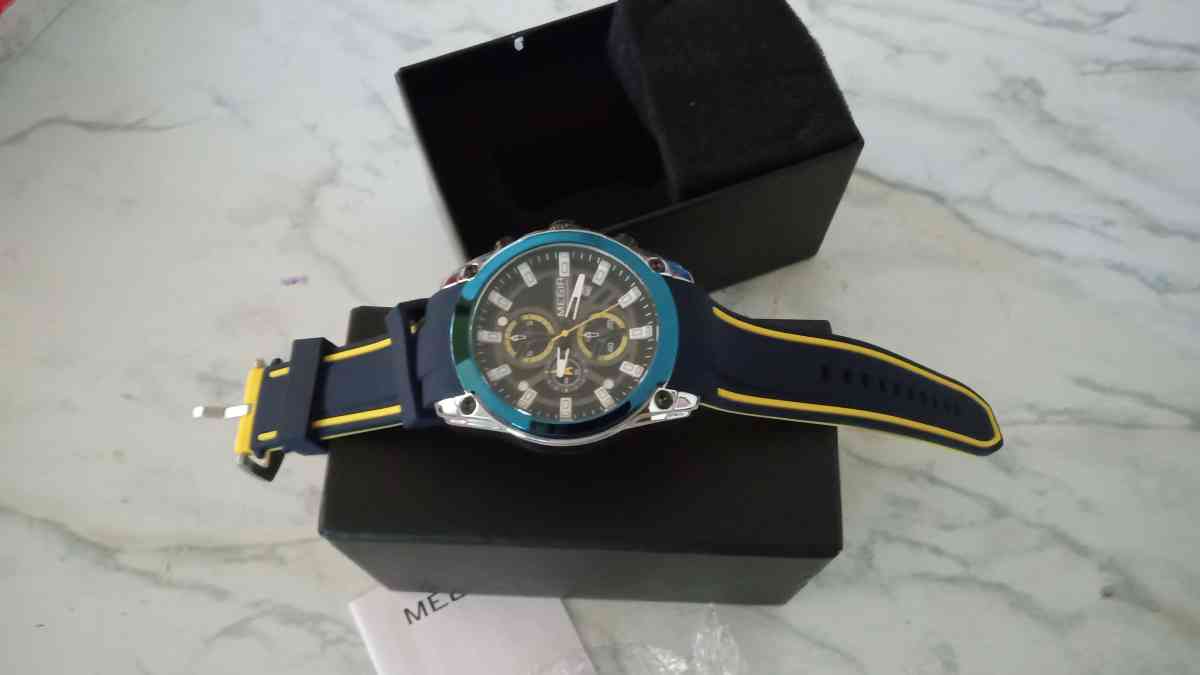 the new watch of battery - Belmont, California - FleaMarketBay