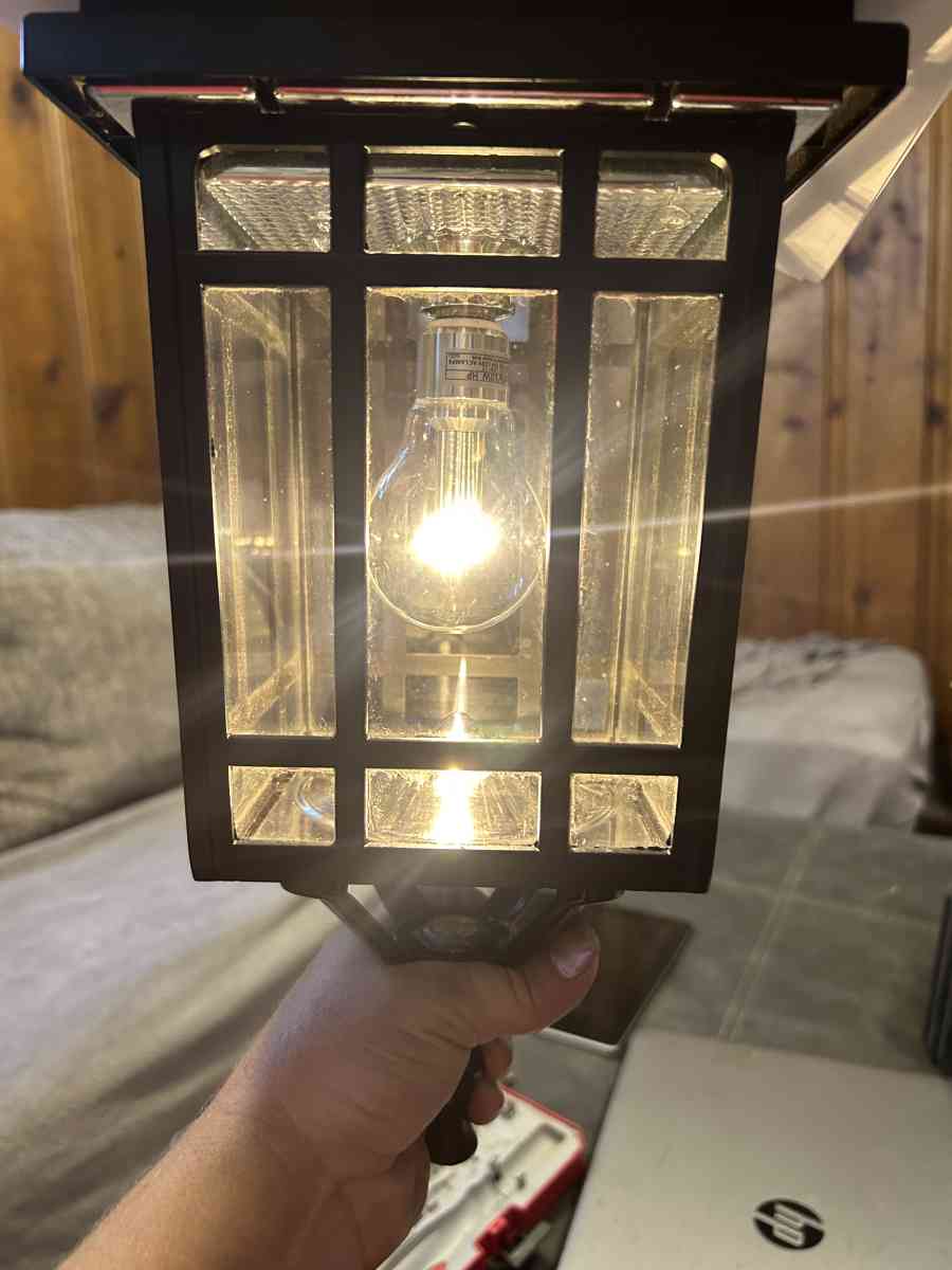 GORGEOUS GAMA SONIC PRAIRIE BULD SOLAR LIGHTS - Kansas City, Missouri