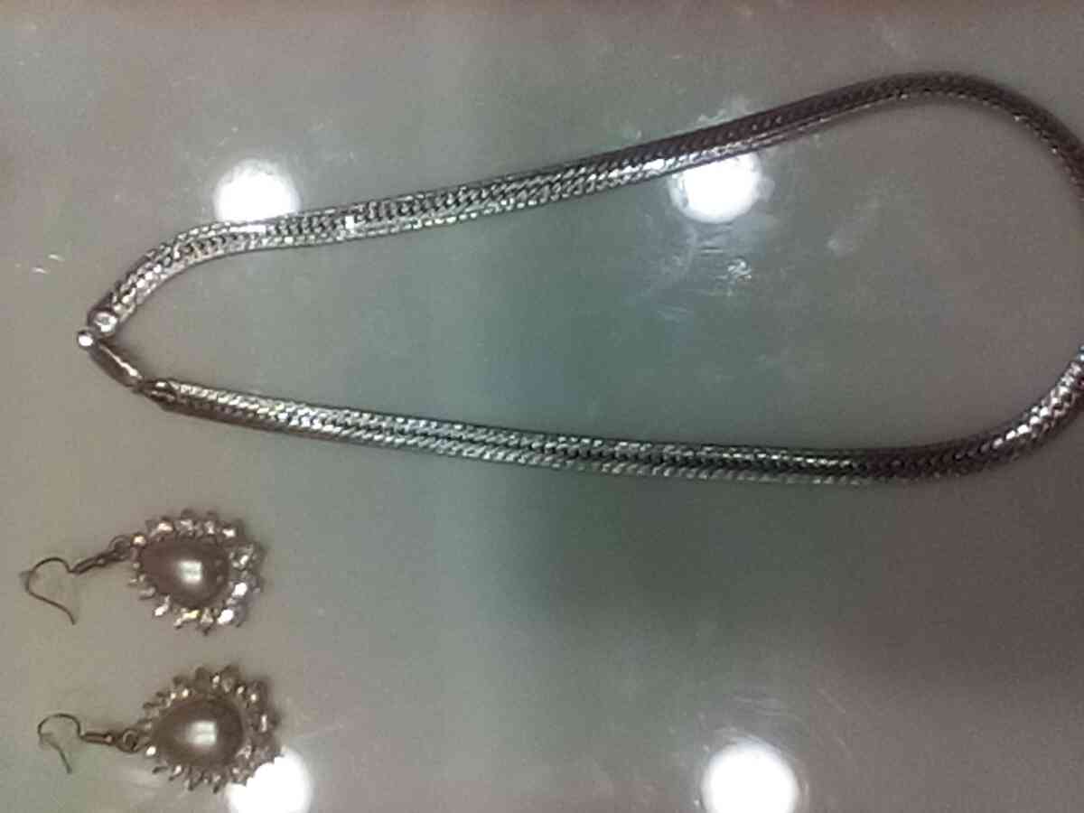 18k jewelry 3 necklaces - Smyrna, Tennessee