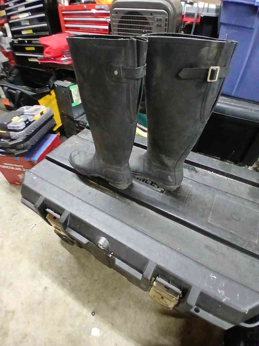 Hunter rainboots - Methuen, Massachusetts - FleaMarketBay