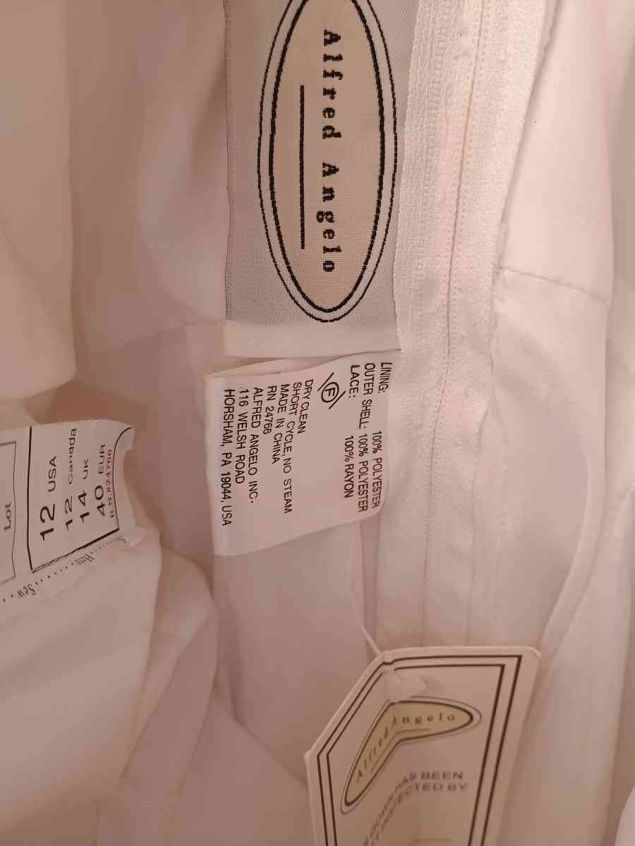 new Wedding Dress - Dallas, Texas - FleaMarketBay