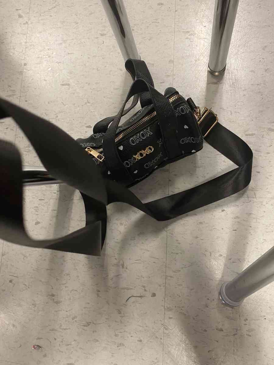 XOXO PURSE - Galveston, Texas - FleaMarketBay