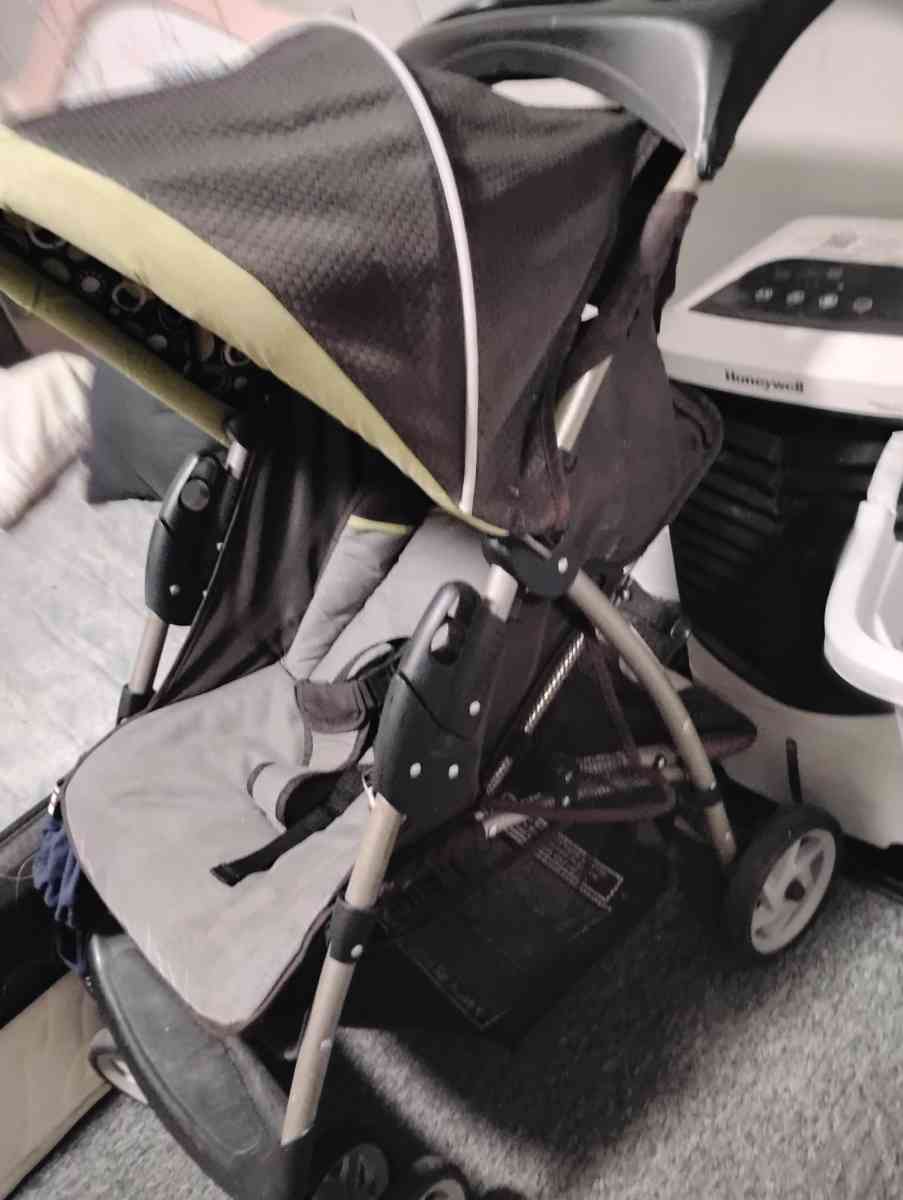 strollers - Fort Wayne, Indiana - FleaMarketBay
