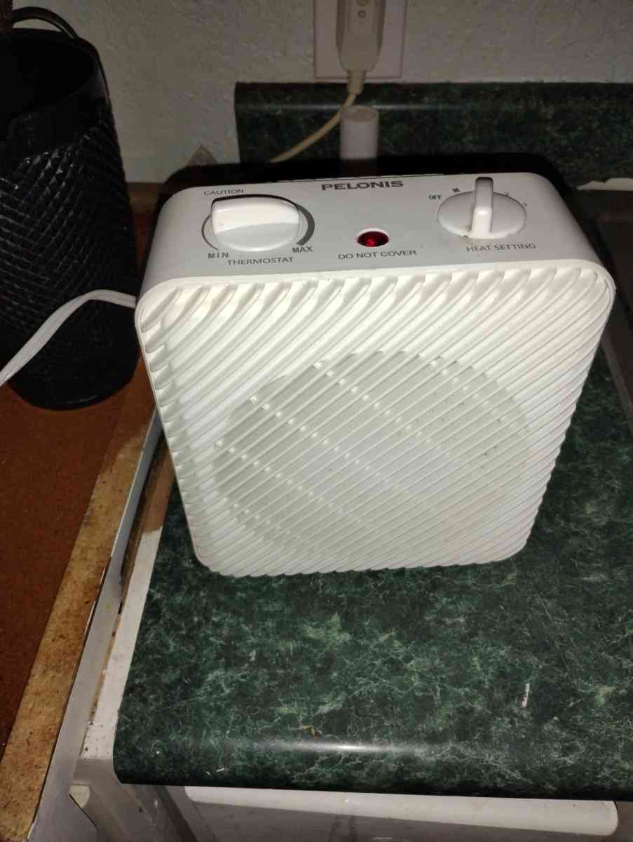 pelonis space heaters 2 of them - Saint Joseph, Missouri - FleaMarketBay
