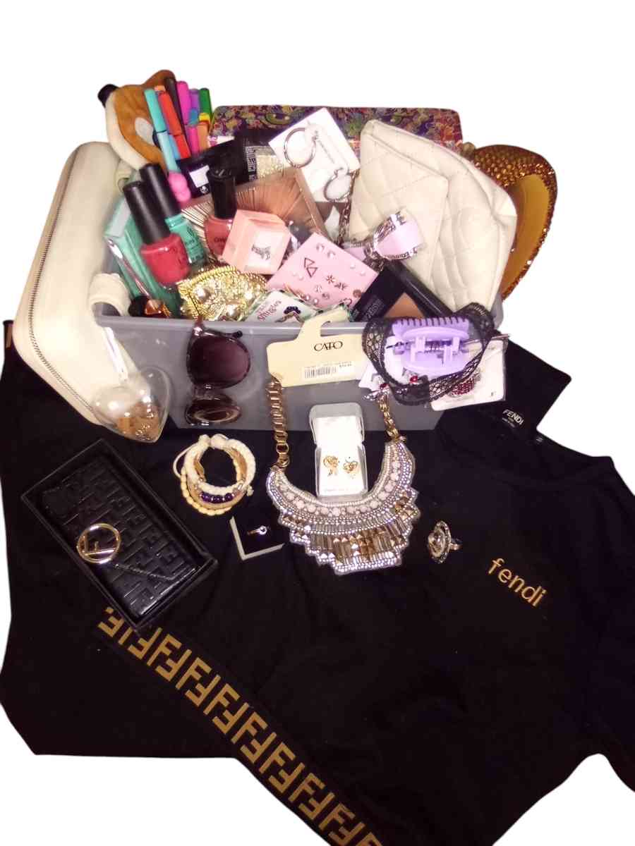 Boxy Charm Beauty Gift Box - Jacksonville, Florida