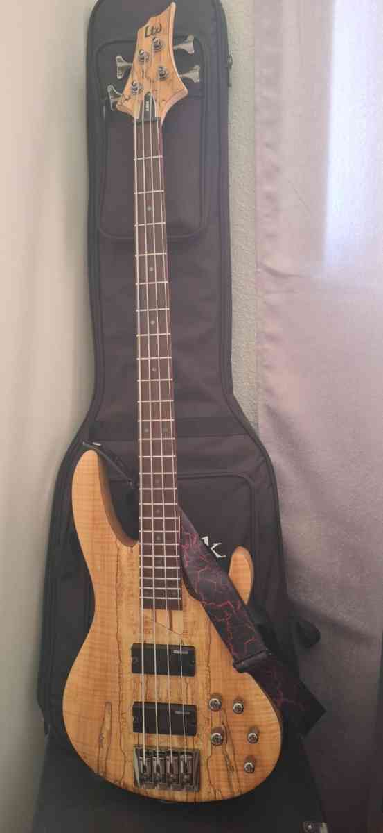 Electric bass guitar - Las Vegas, Nevada - FleaMarketBay