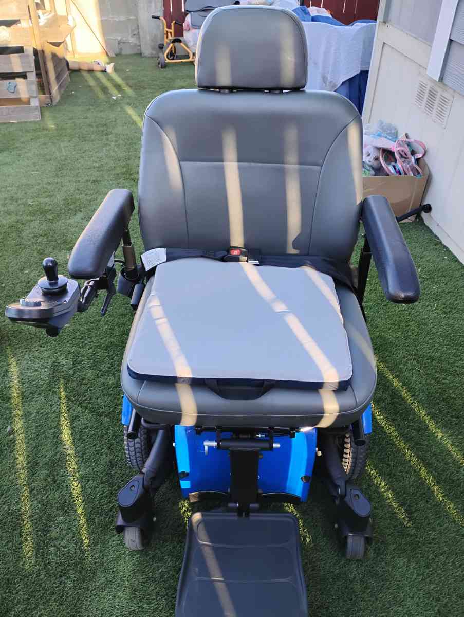 Invacare Power Wheelchair - San Diego, California - FleaMarketBay