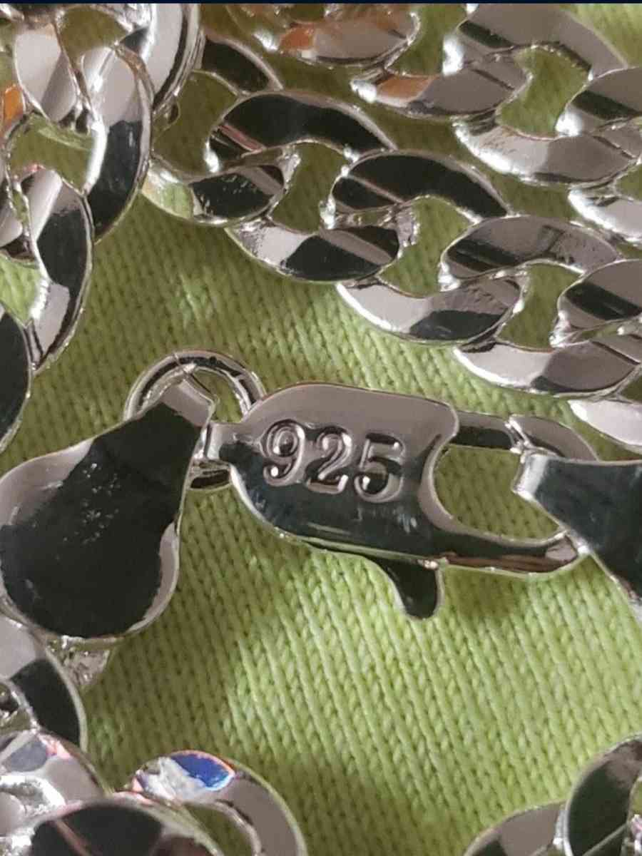 Beautiful silver 925 stamped 6mm 24in Cuban link chain - Fresno, California