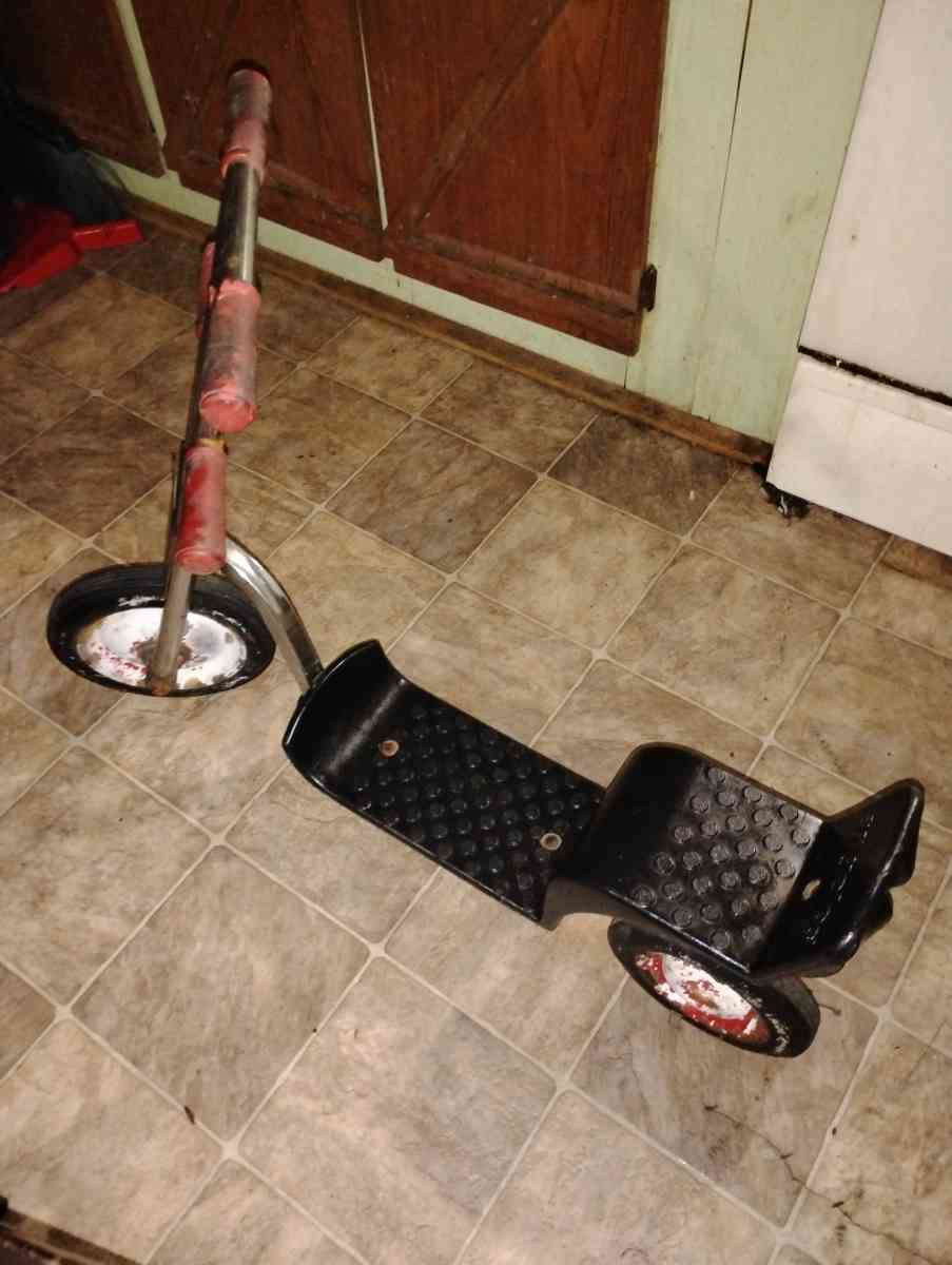 Summary For sale HTF Angeles SILVER RIDER Trike Scooter with - Columbia, Louisiana - FleaMarketBay