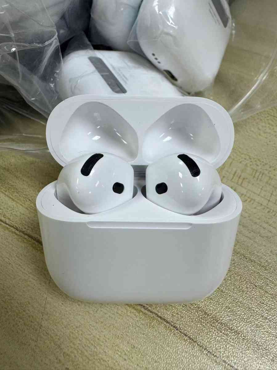 Airpods 4 anc Applecare - Dallas, Texas - FleaMarketBay