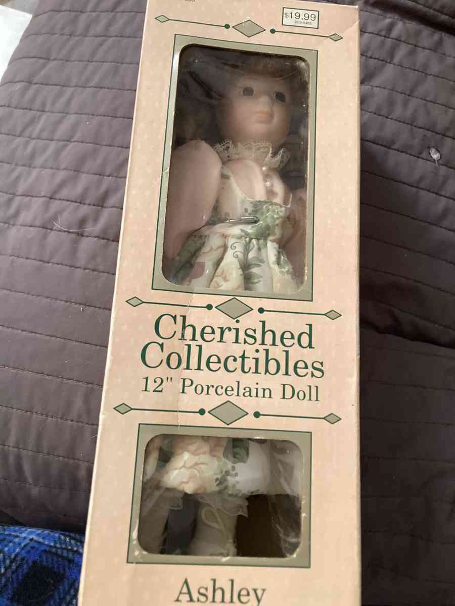 Cherishable collections Ashley porcelain doll Cherishable - Saint Clairsville, Ohio