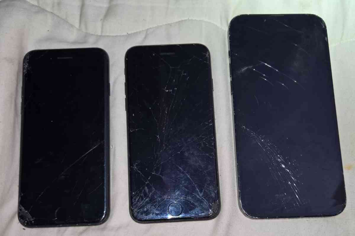3 used iPhones - Sicklerville, New Jersey - FleaMarketBay
