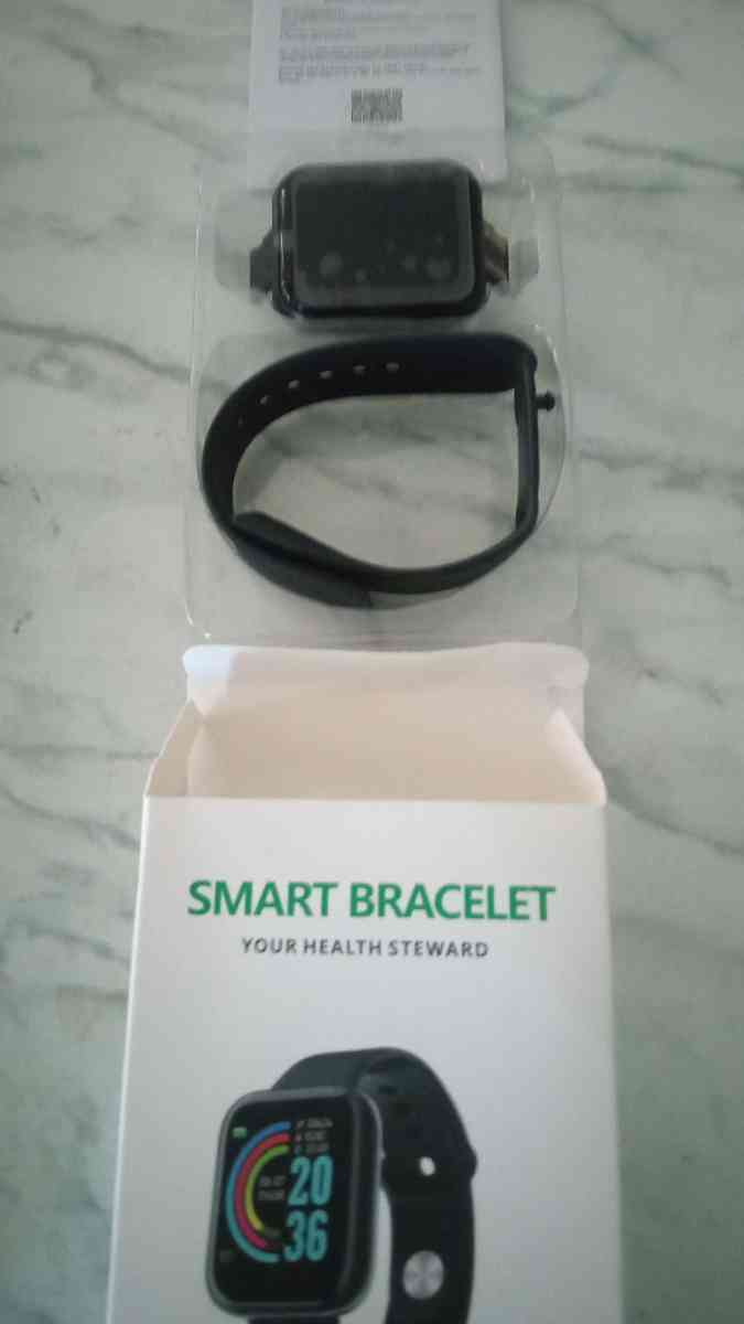 the 2 smart watchs - Belmont, California - FleaMarketBay