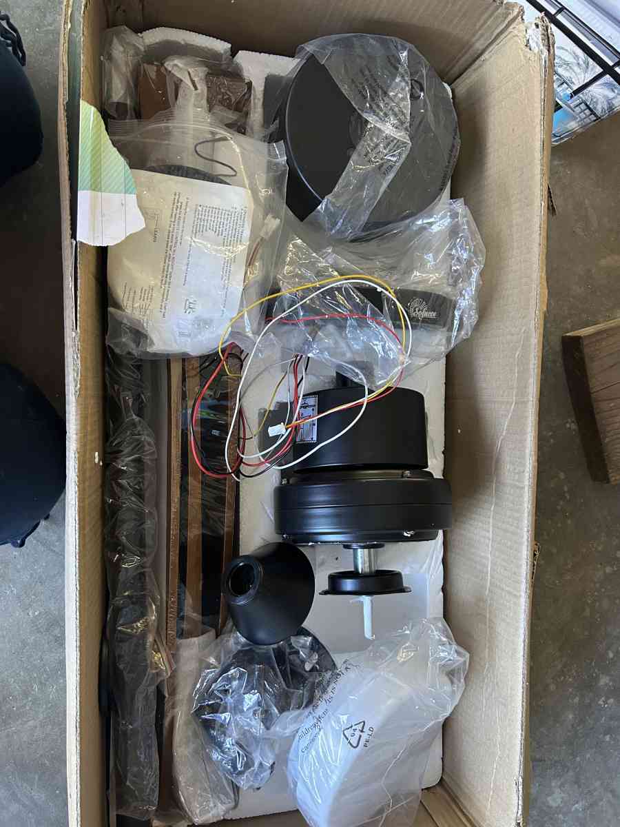 DC MOTOR CELIENG FAN - Kansas City, Missouri