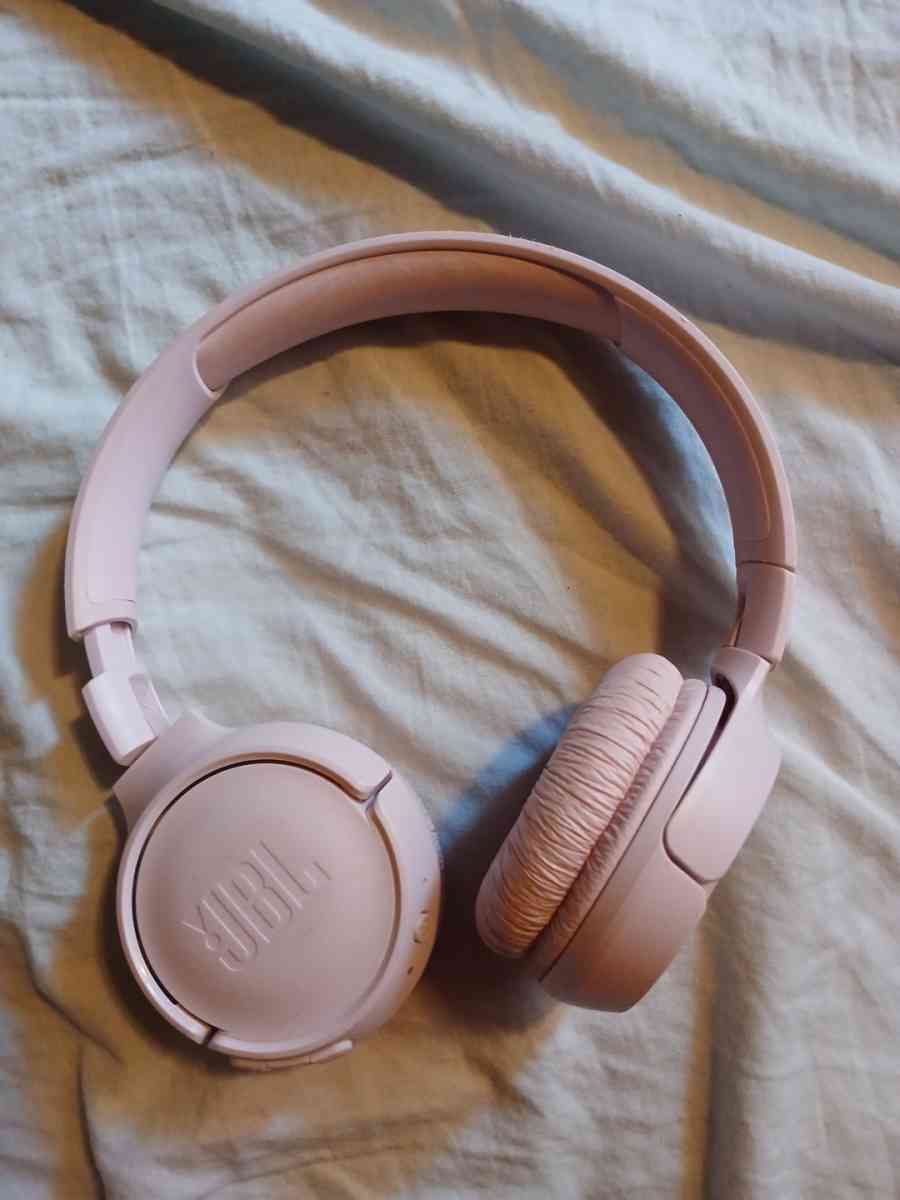 pink jbl wireless headphones - Portland, Oregon