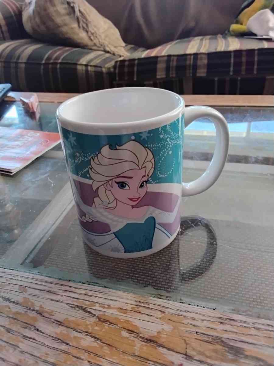 Disney Frozen mug - East Wenatchee, Washington - FleaMarketBay