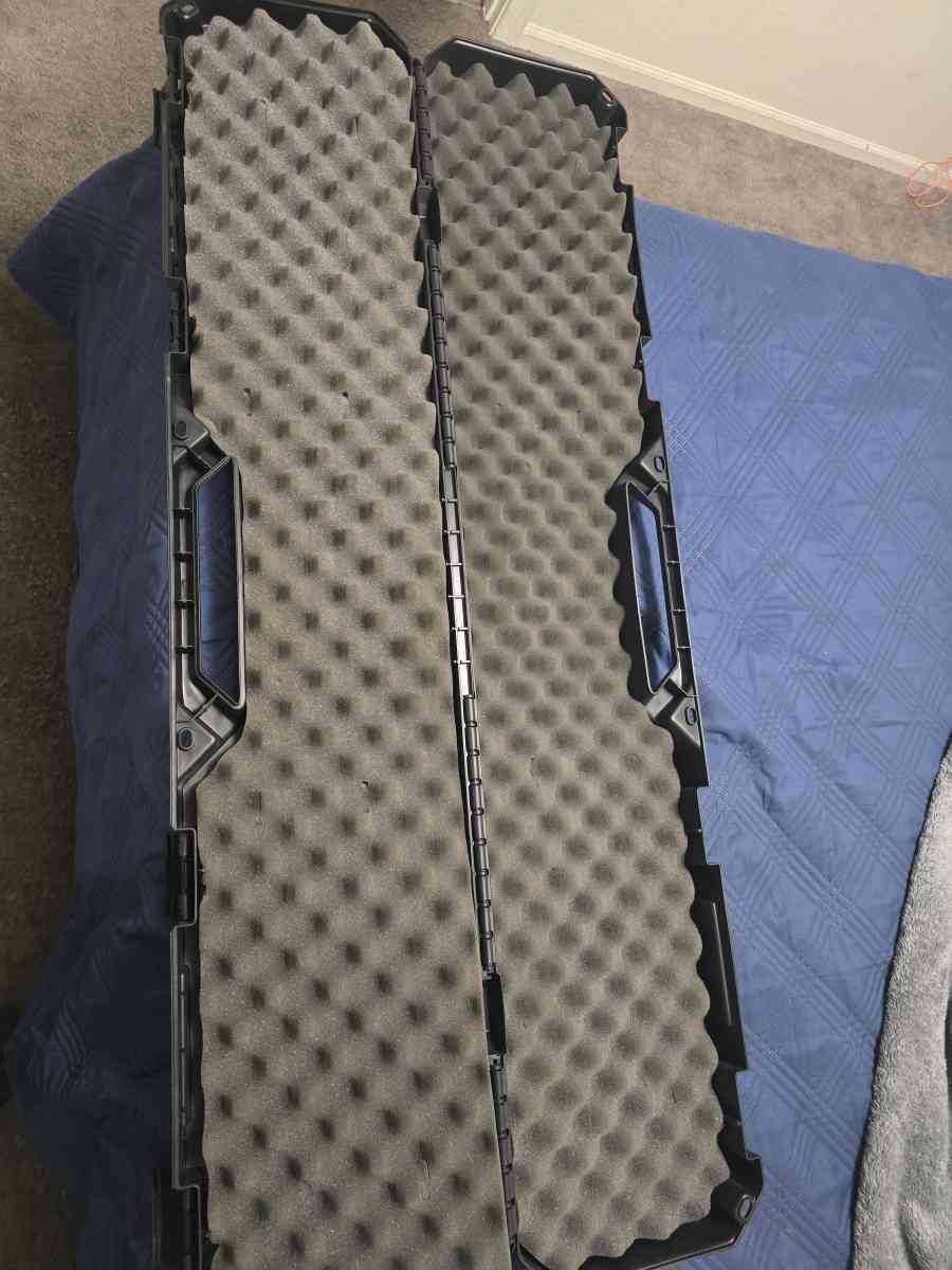 black case - Las Vegas, Nevada - FleaMarketBay