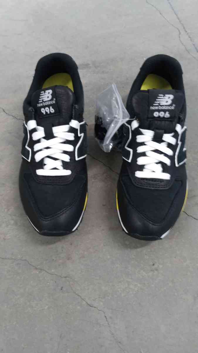 the new shoes for boys - Belmont, California - FleaMarketBay