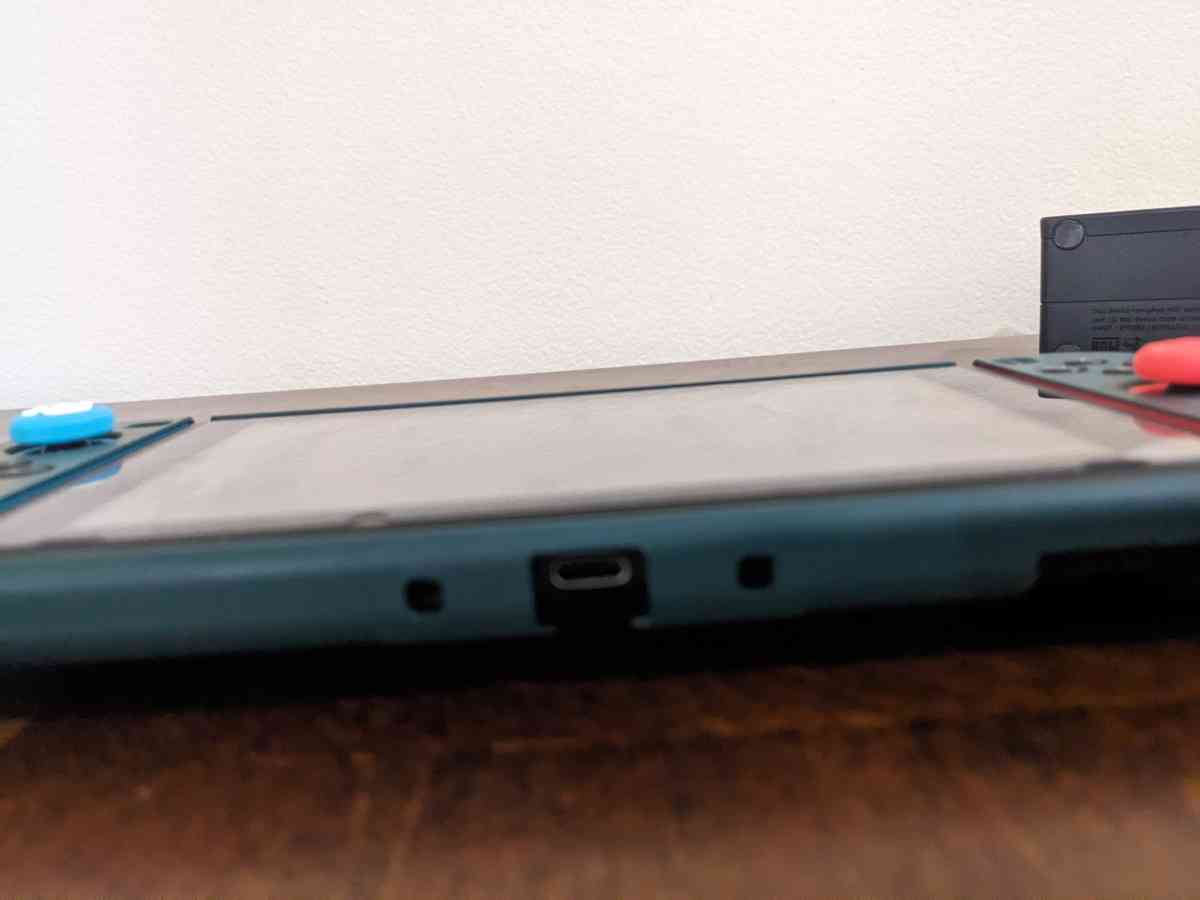 Barely Used Nintendo Switch w accessories Includes Fortnite - Irvine, California - FleaMarketBay