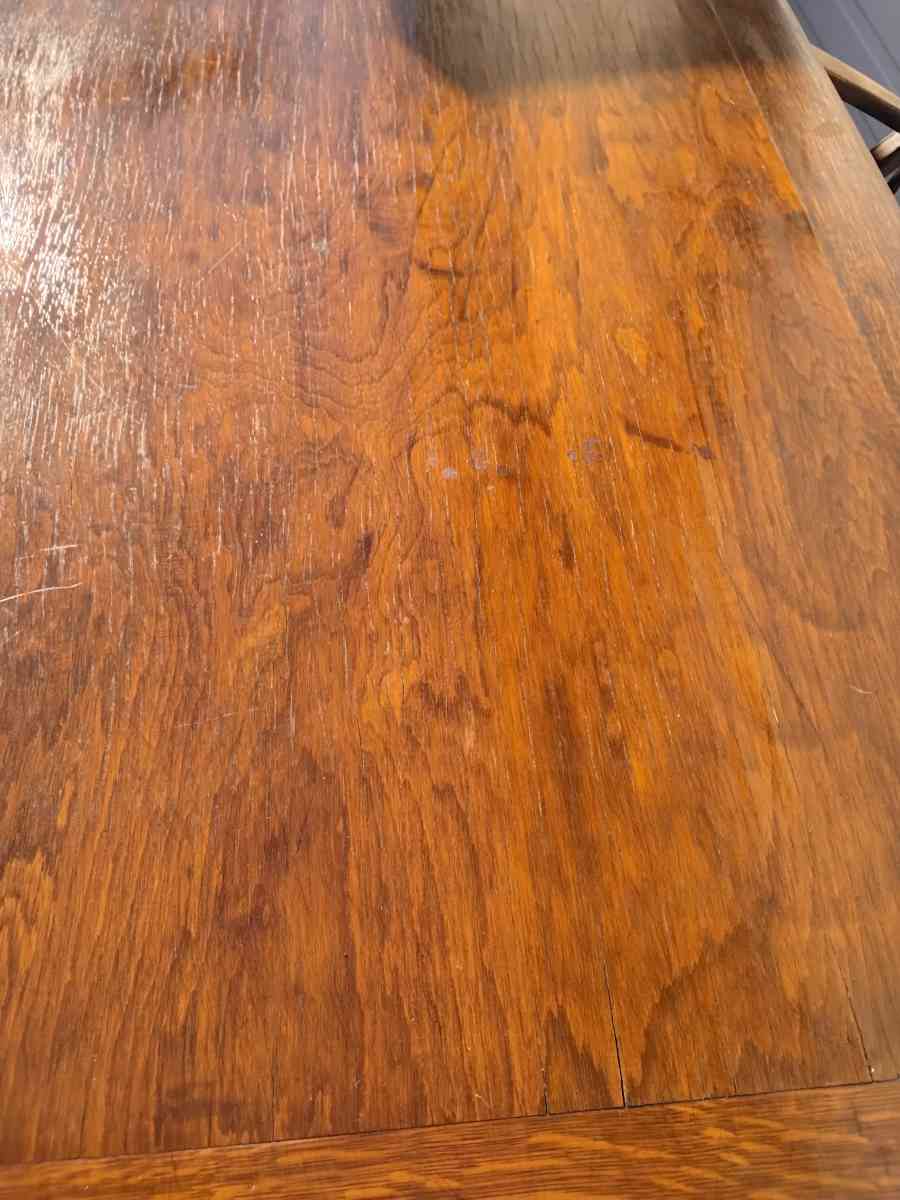 Well Made Wooden Dining Room Table with Chairs Like New - Williamstown, New Jersey - FleaMarketBay