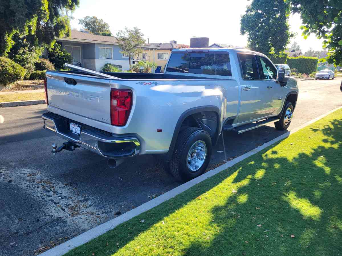 2022 Silverado 3500 Dually  Texas Adition - Reseda, California - FleaMarketBay