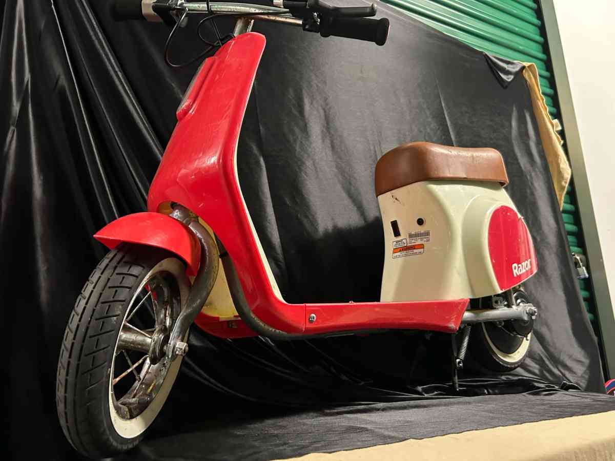 kids scooter - Lithia, Florida - FleaMarketBay