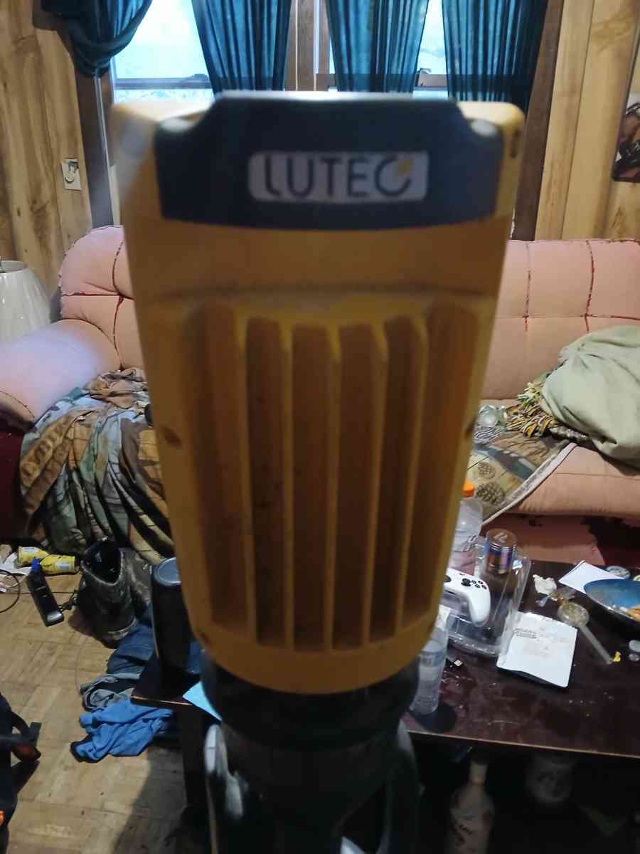 work light - Hollis Center, Maine - FleaMarketBay