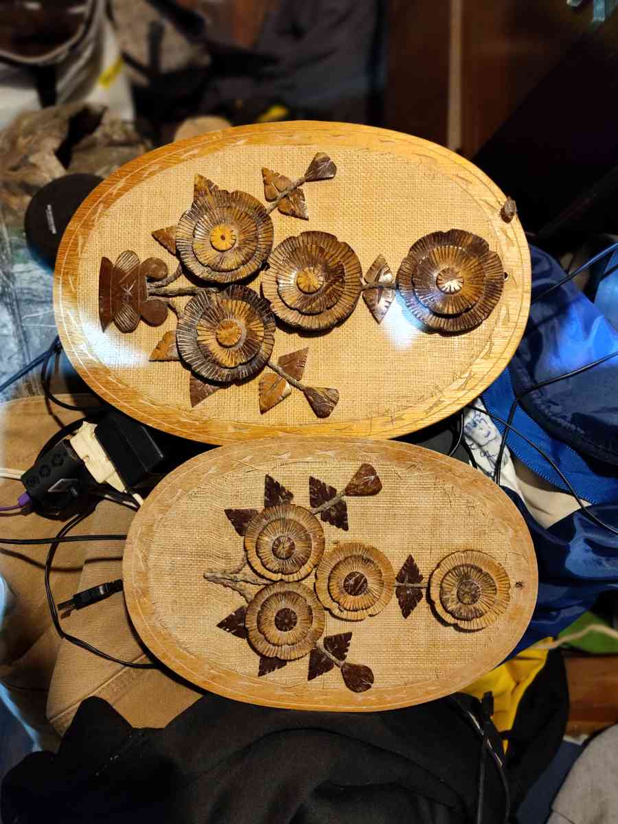 set of 2 3D handmade and carved Made in Philippines - Cherryville, North Carolina - FleaMarketBay