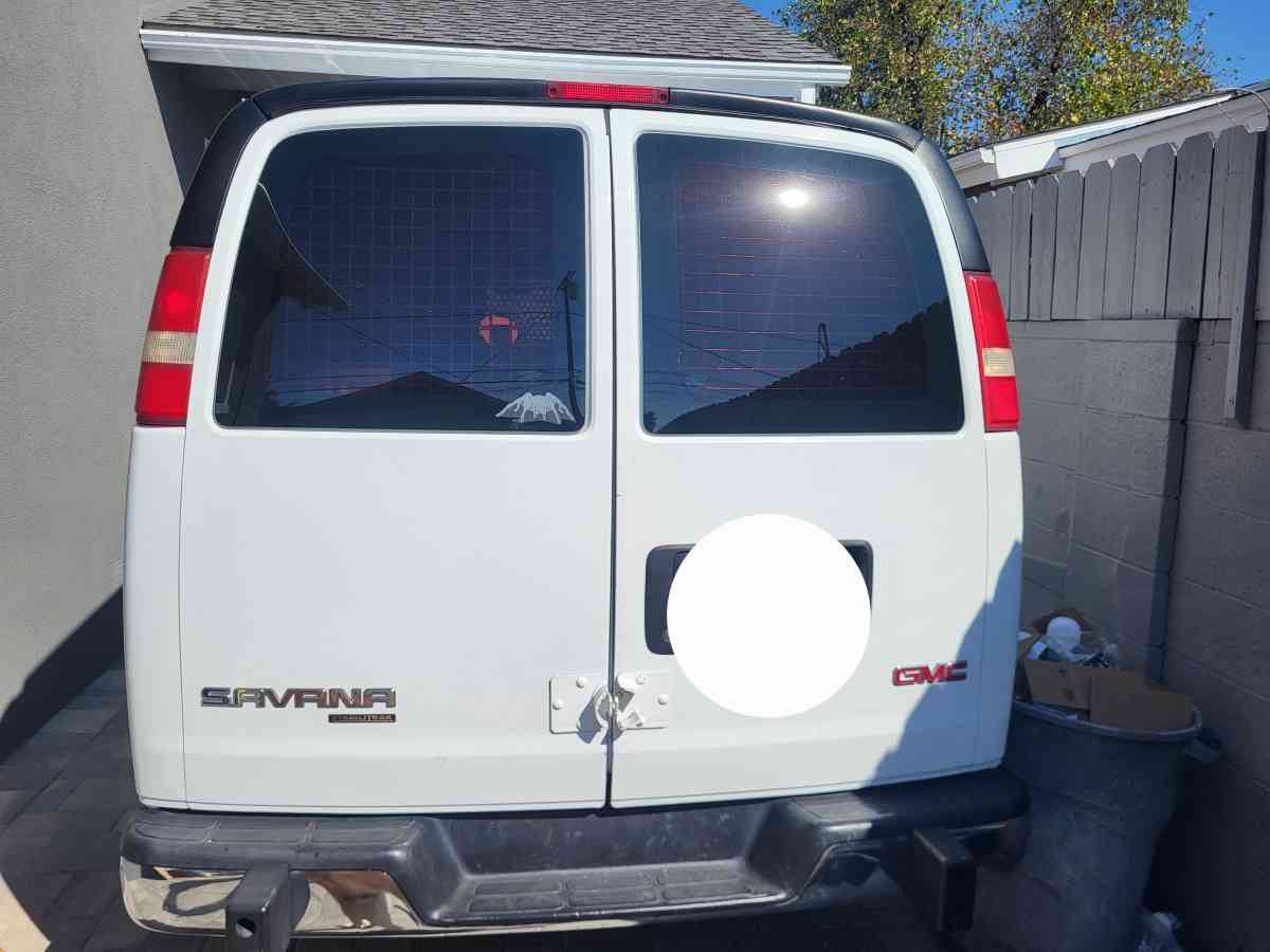 2015 GMC Savana Cargo van - Reseda, California - FleaMarketBay