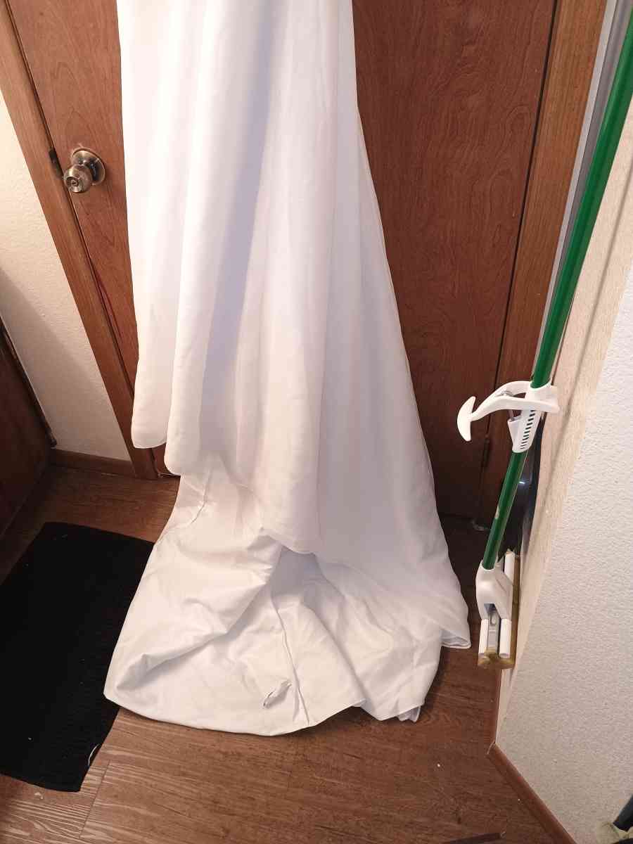 new Wedding Dress - Dallas, Texas - FleaMarketBay