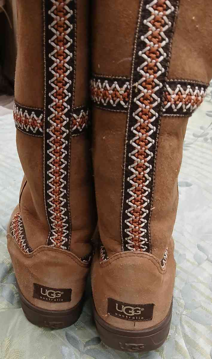 ugg boots - Methuen, Massachusetts - FleaMarketBay