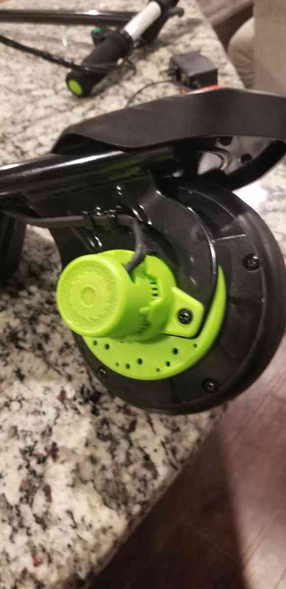 razor core E90 Electric Scooter - Mount Juliet, Tennessee - FleaMarketBay