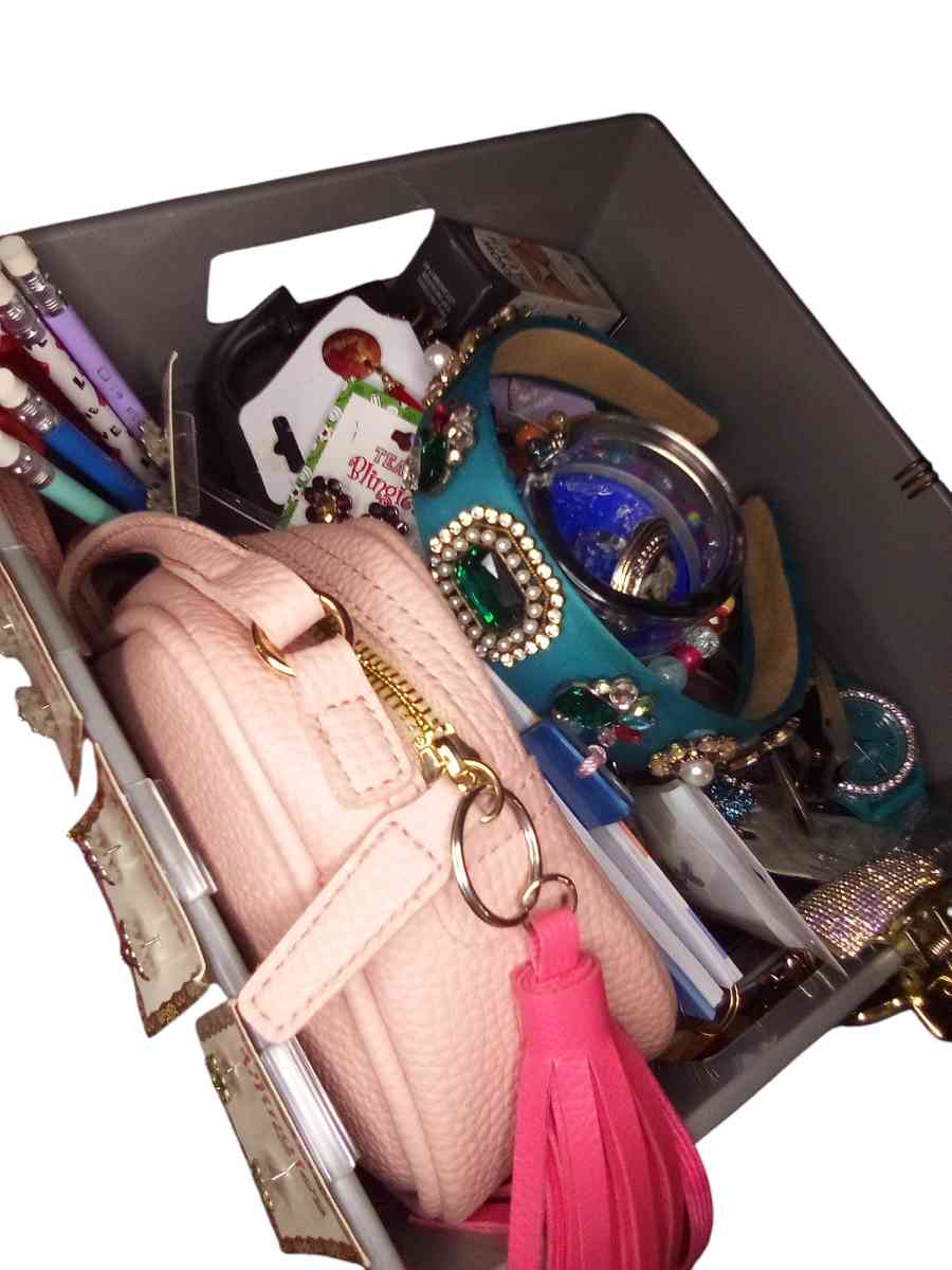 Boxy Charm 1st Ever Baddie Gift Box - Jacksonville, Florida - FleaMarketBay