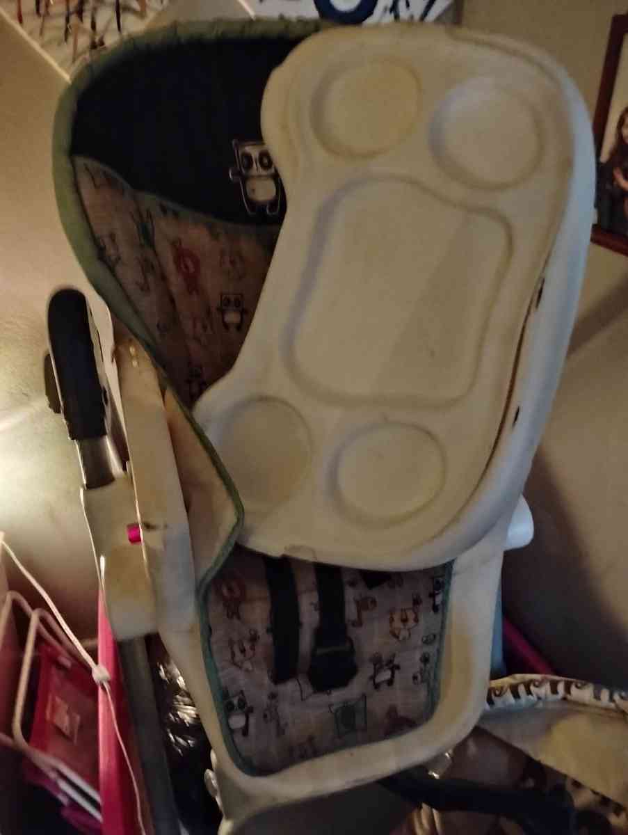 highchair - Fort Wayne, Indiana - FleaMarketBay