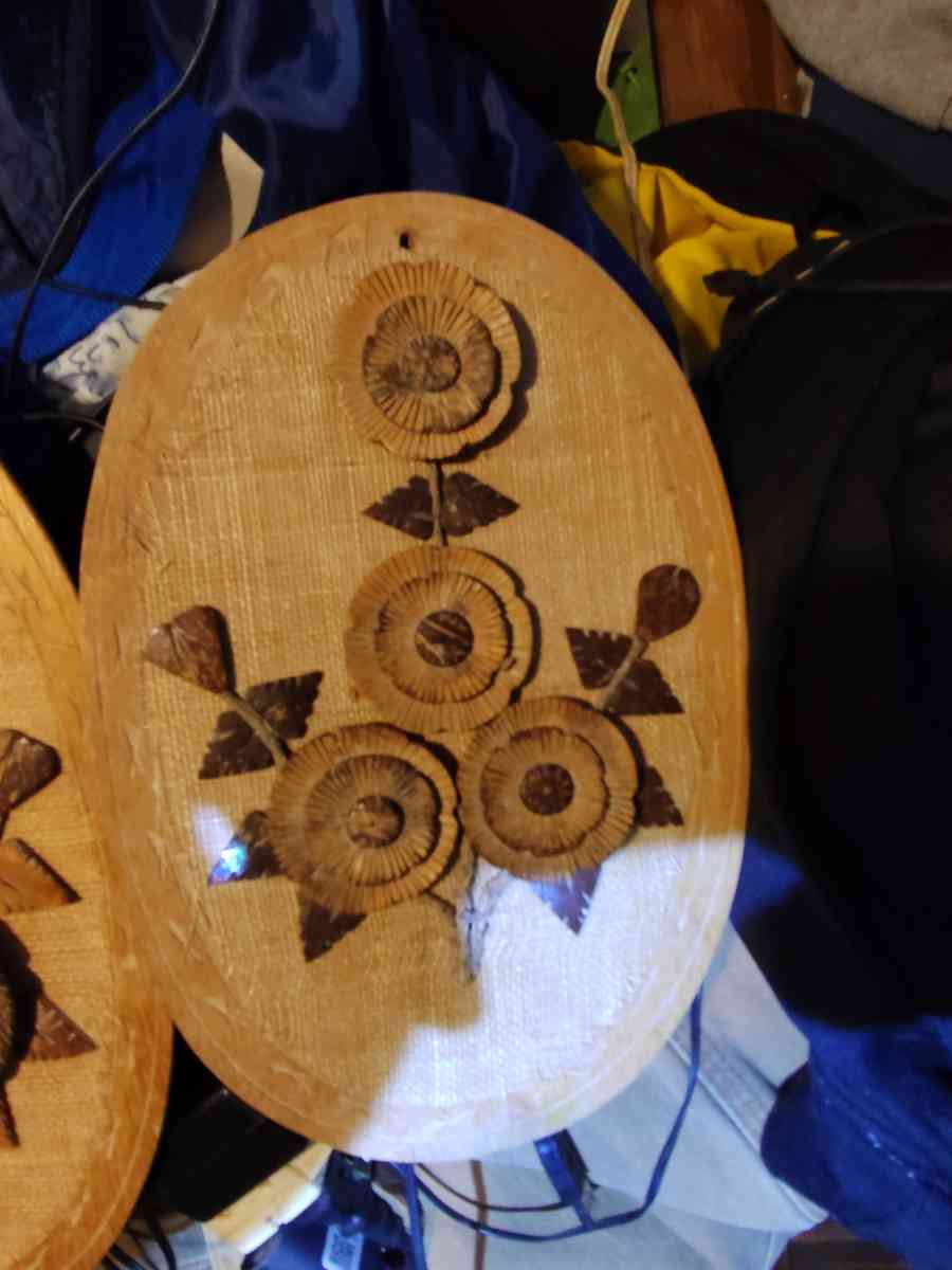 set of 2 3D handmade and carved Made in Philippines - Cherryville, North Carolina - FleaMarketBay