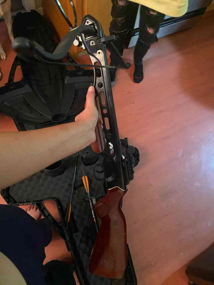 cross bow - Flint, Michigan - FleaMarketBay