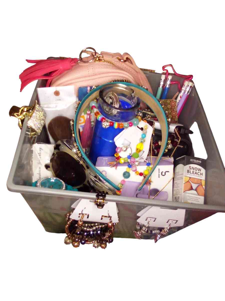 Boxy Charm 1st Ever Baddie Gift Box - Jacksonville, Florida