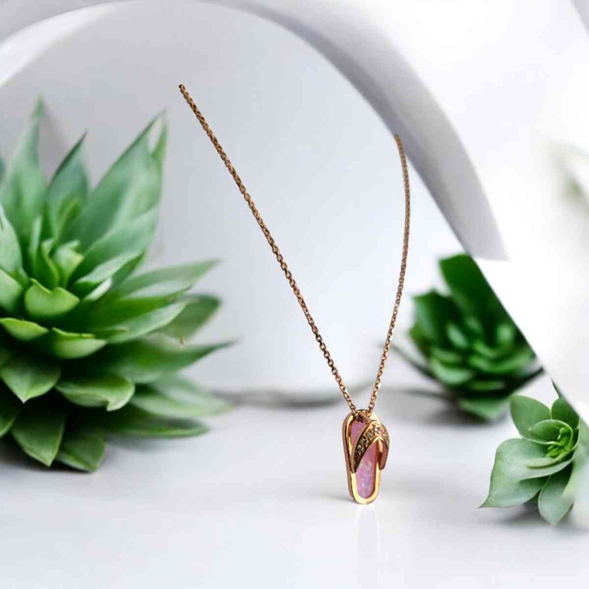 Hawaiian flip flop pendat - Honolulu, Hawaii - FleaMarketBay