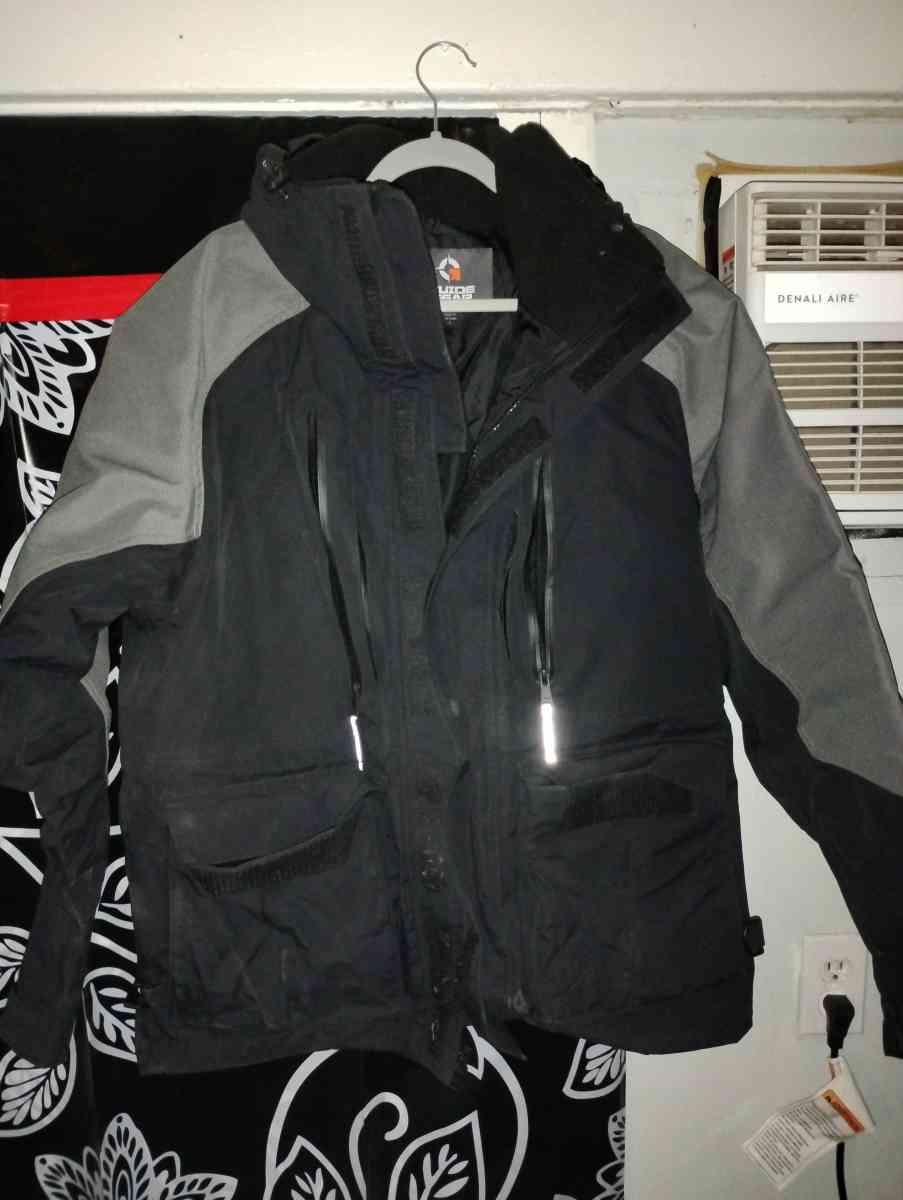 guide wear coat size L - Saint Joseph, Missouri - FleaMarketBay