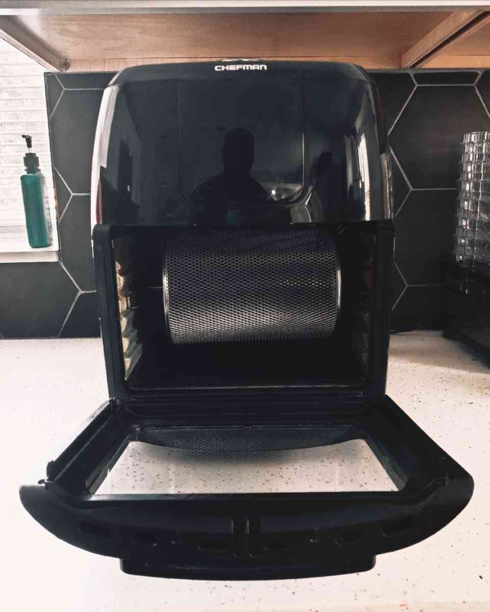 Chefman digital air fryer  rotisserie oven - Baltimore, Maryland - FleaMarketBay