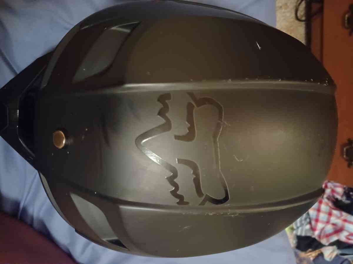 Fox v1 racing helmet - Fort Stockton, Texas - FleaMarketBay