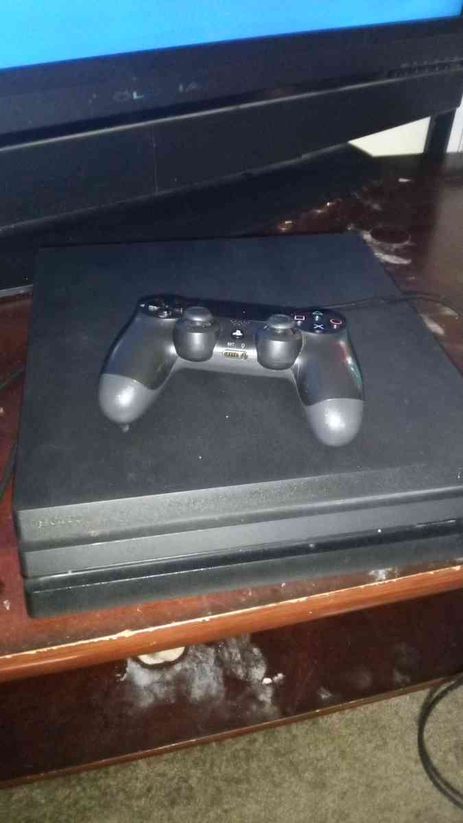 PlayStation 4 Pro 1TB 3 Games 1 Controller - Madison, Indiana - FleaMarketBay