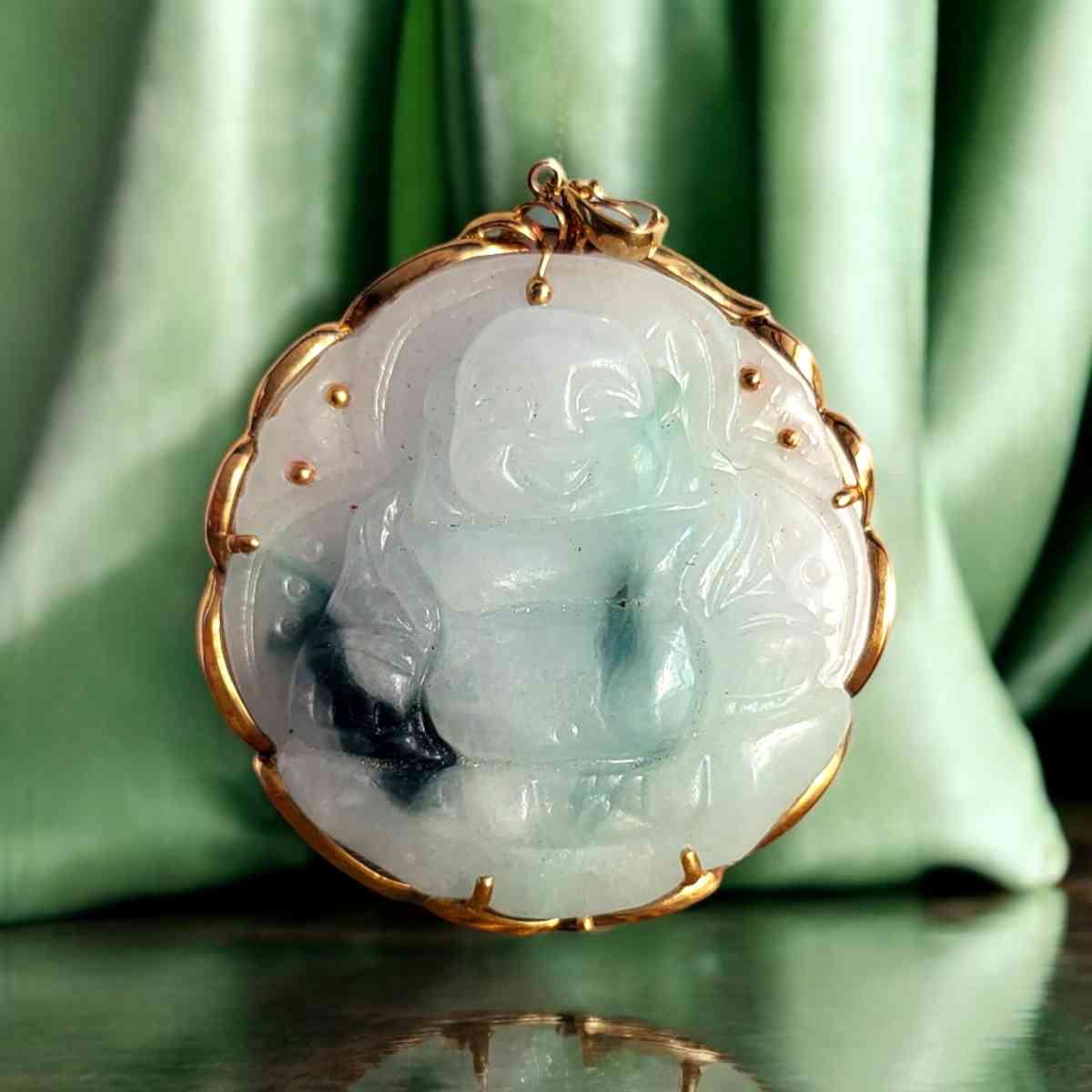natural jade lavender Buddha Pendant in 14 kt gold frame - Honolulu, Hawaii - FleaMarketBay