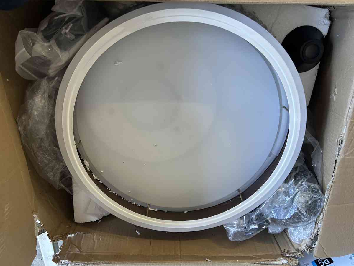 ceiling fan - Kansas City, Missouri - FleaMarketBay