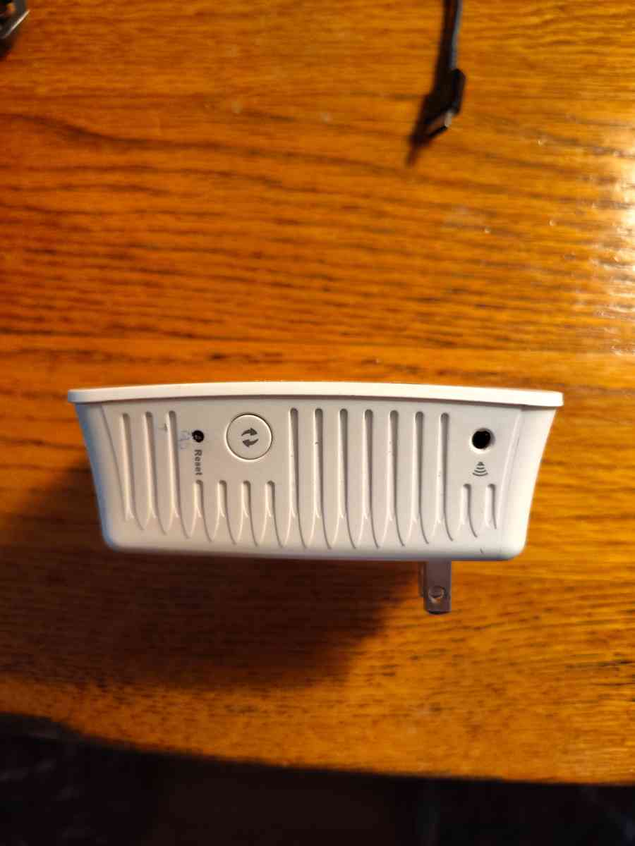 LINKSYS RE4100W Linksys N600 Wireless Dual Band WiFiextender - Greer, South Carolina - FleaMarketBay