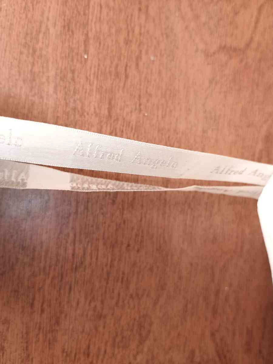 new Wedding Dress - Dallas, Texas - FleaMarketBay