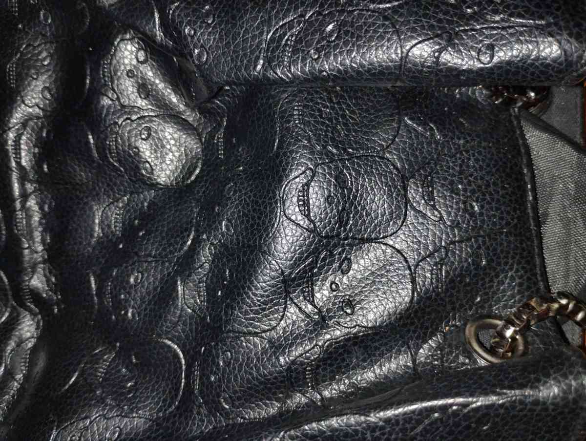 skull purses - Fort Wayne, Indiana - FleaMarketBay